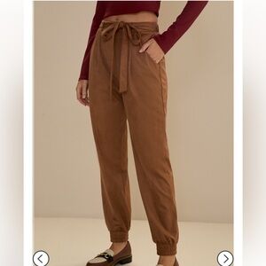 NWT Francesca's Soft Suede Joggers with Pockets and Tie Belt
